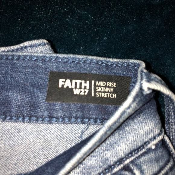 Distressed Jeans - Picture 3 of 5